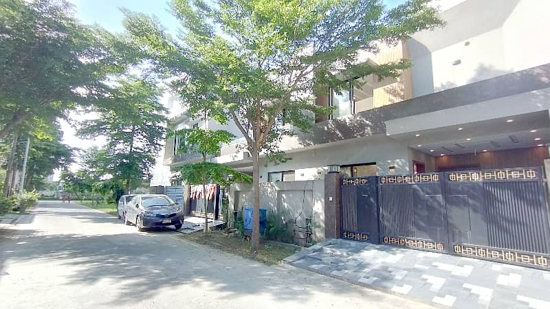 A Stunning House Is Up For Grabs In Lake City - Sector M7 - Block C Lahore 2