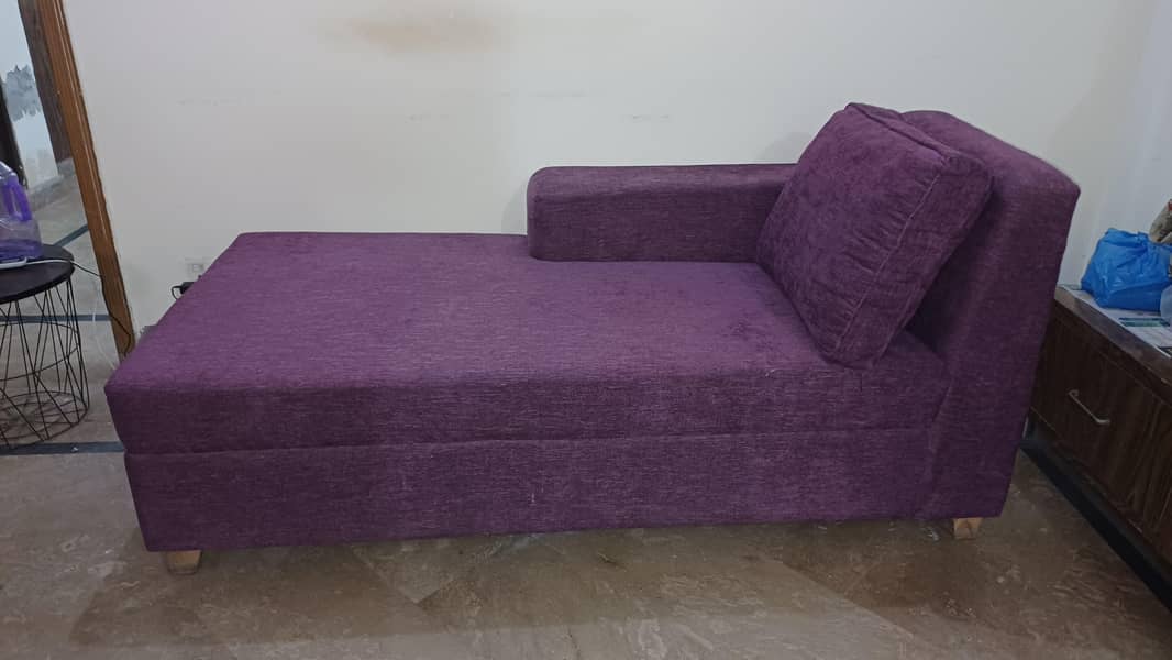 3 seater sofa/Day bed 1