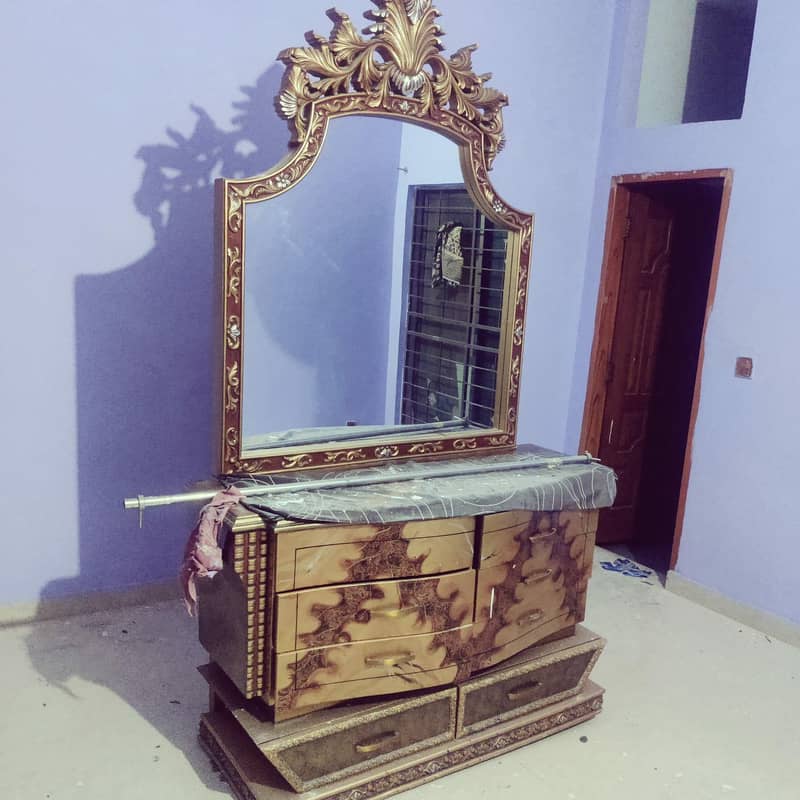 Dressing Table 0