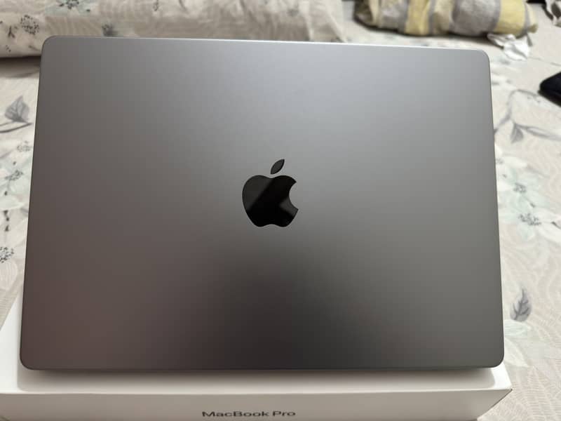 Macbook Pro M1 Pro 10/10 Pristine Condition 16/512 10