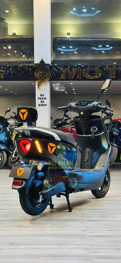 Yadea scooty Male & female scooty All brands available