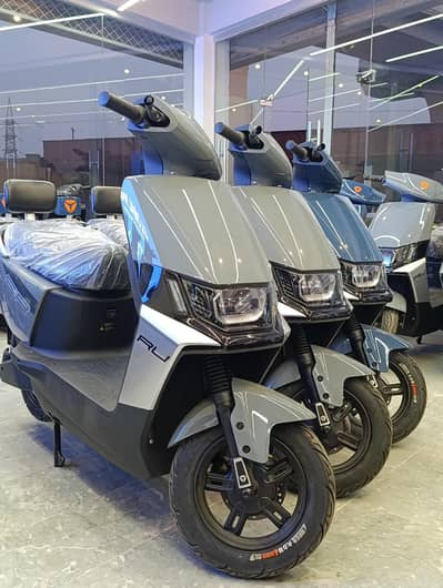 SCOOTY SCOOTER MALE FEMALE LADIES GIRLS EVEE NISA GENZ C1 PRO C1 AIR