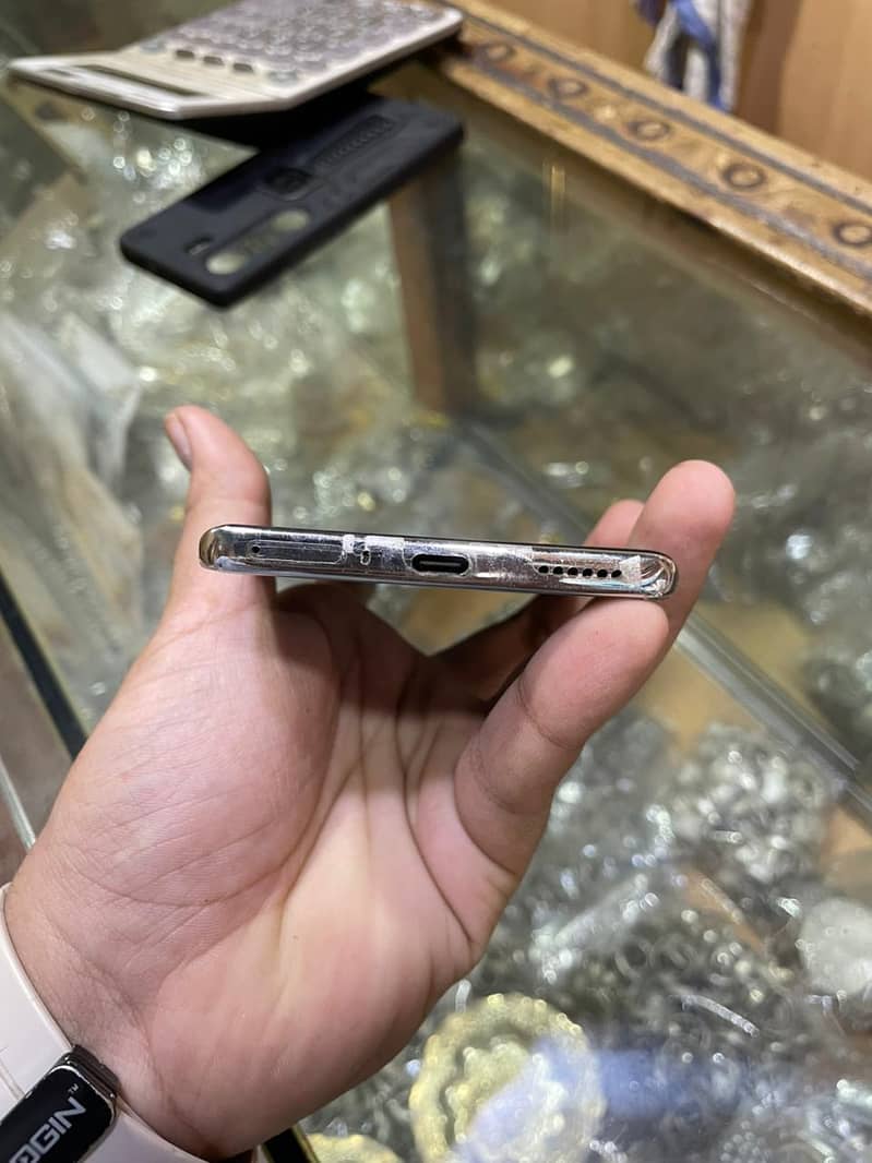 ONLY 3 MONTH USED 10/10 CONDITION ONLY SERIES BUYER COME 4