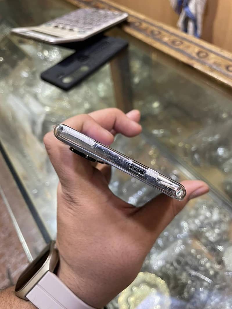 ONLY 3 MONTH USED 10/10 CONDITION ONLY SERIES BUYER COME 5