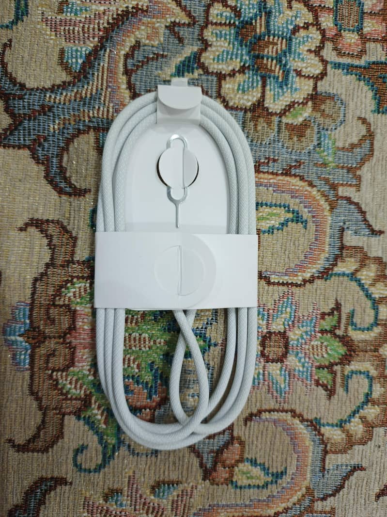 16 Pro Max Box Pull out cable 0