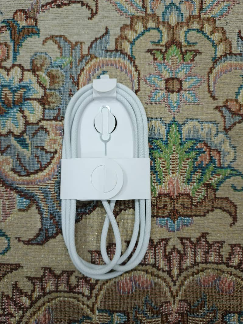 16 Pro Max Box Pull out cable 0