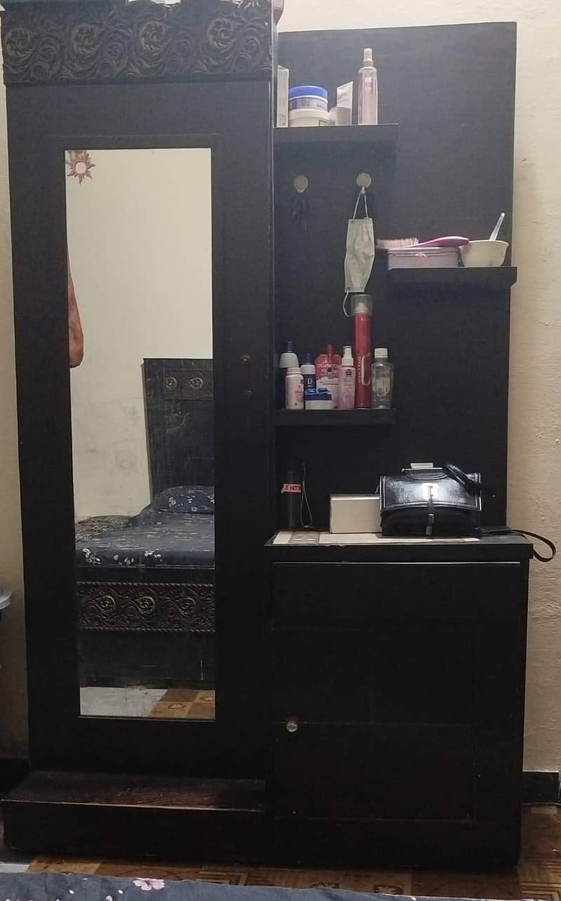 dressing table 0