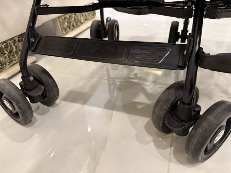 Twin stroller 7