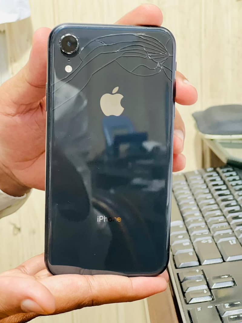Apple iPhone XR 8