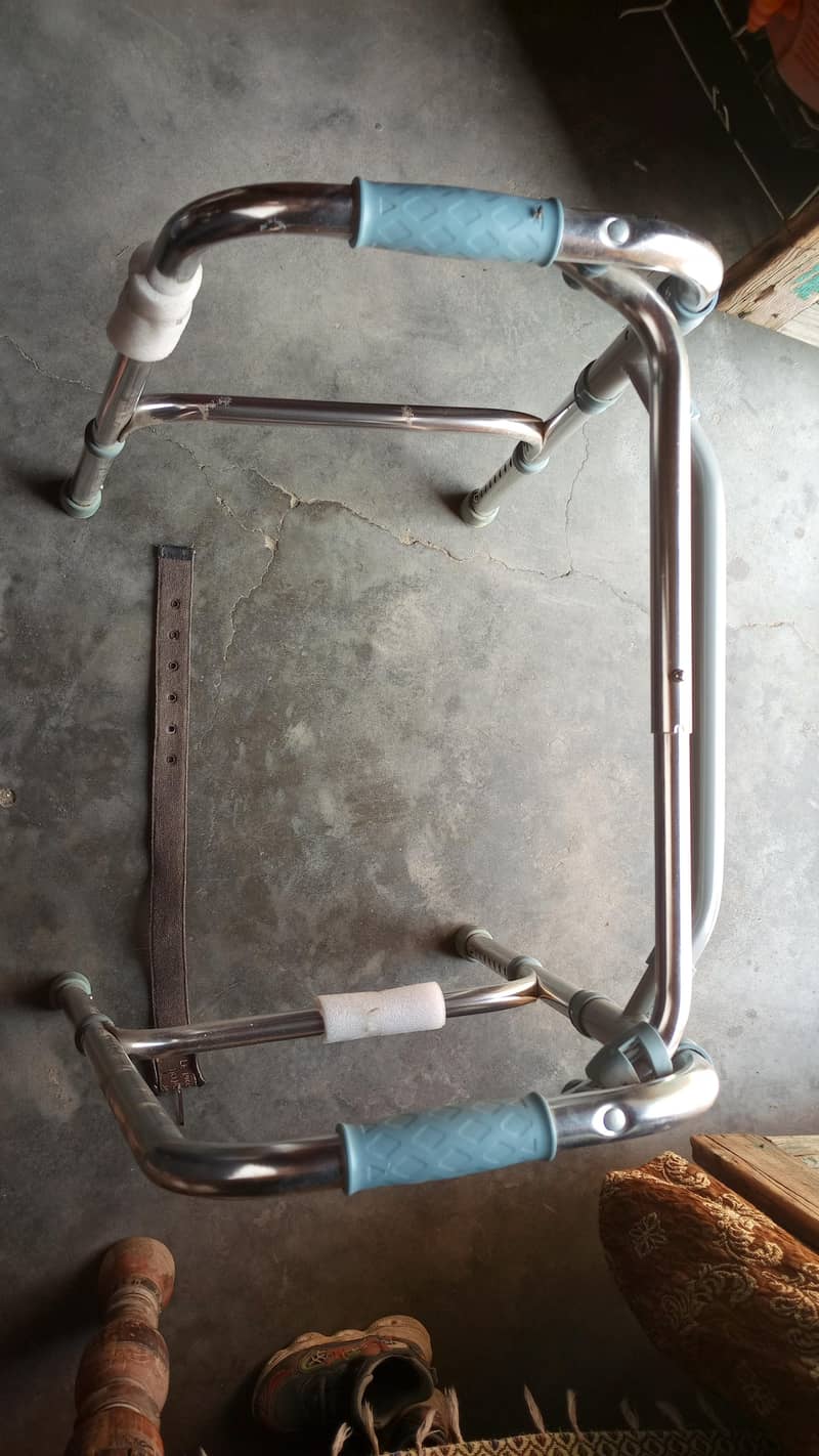 walking stand 0