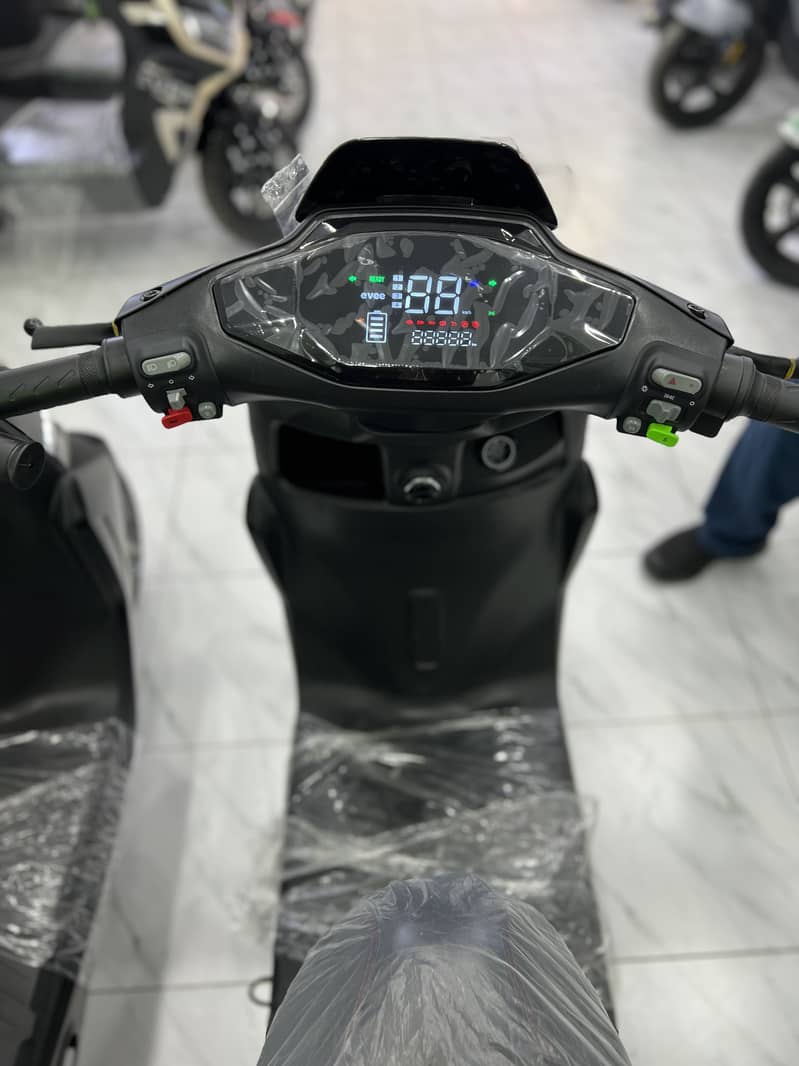 Evee S1 Electric Scooter 1