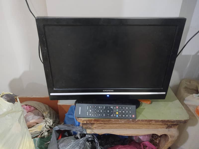 TV lcd 19" 1