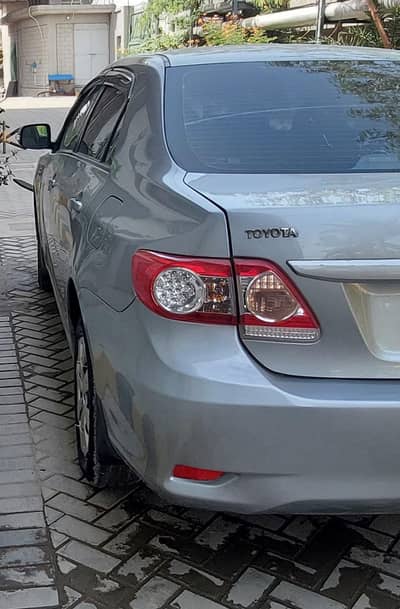 TOYOTA COROLLA GLI 2011 MEDIUM SILVER.