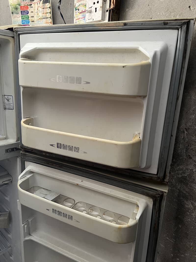 Dawlance fridge 4