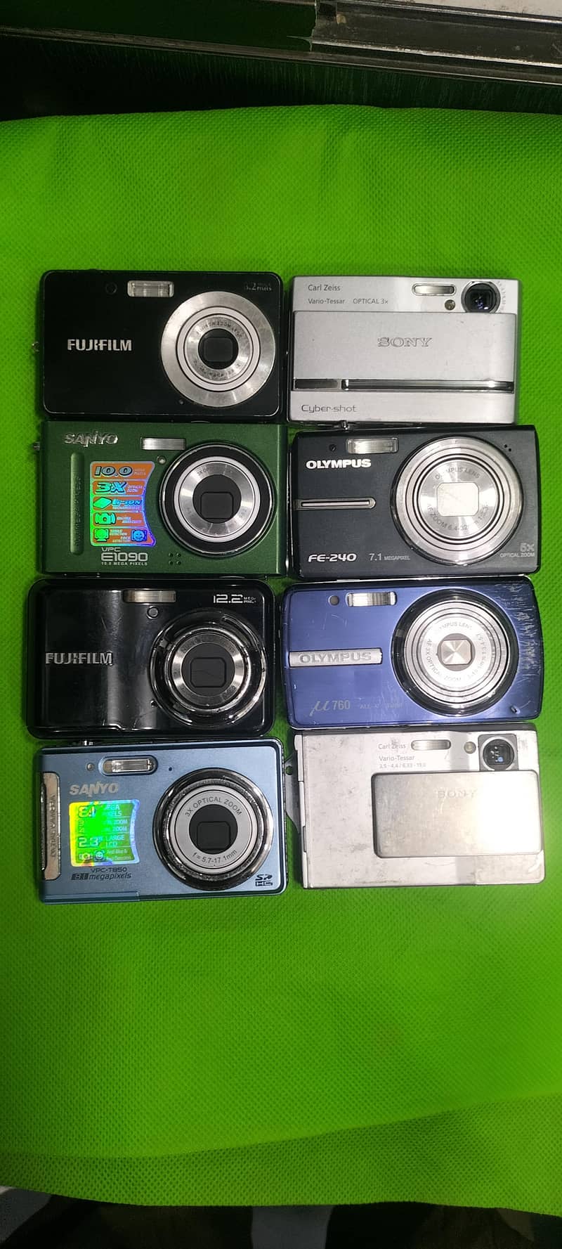 DIGITAL CAMERA 0