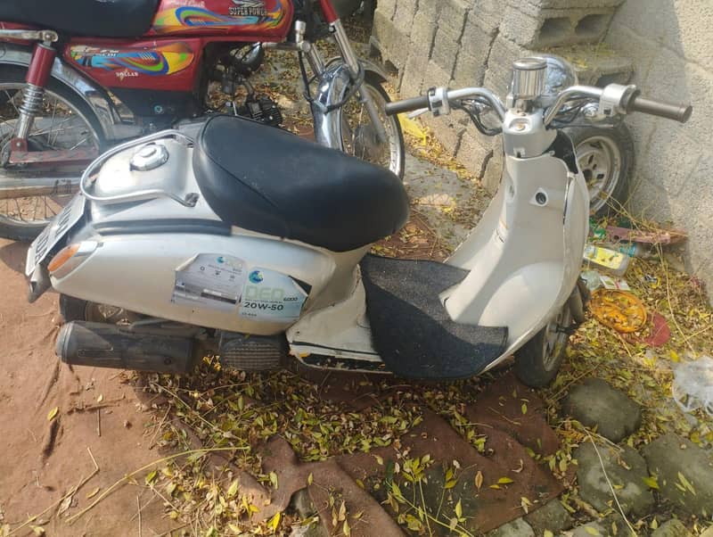 petrol scooty 1