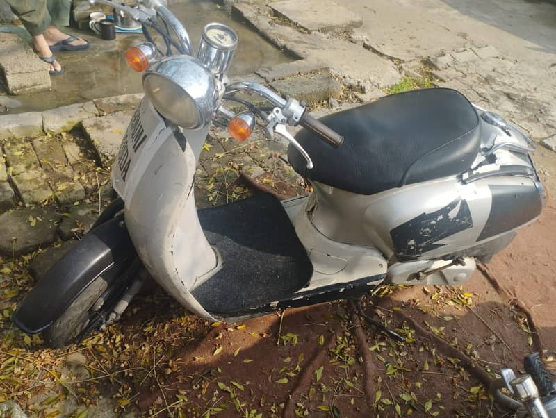 petrol scooty 4