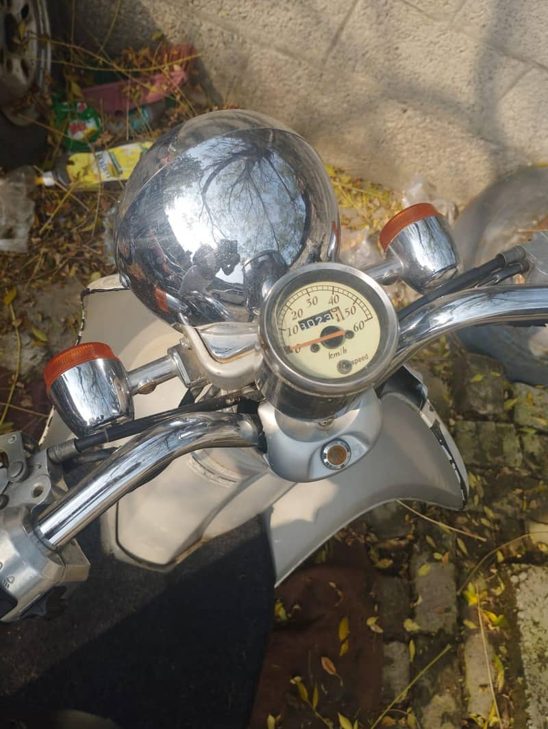 petrol scooty 8