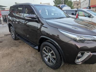 TOYOTA FORTUNER 2017  -  4X4 - LOW MILEAGE