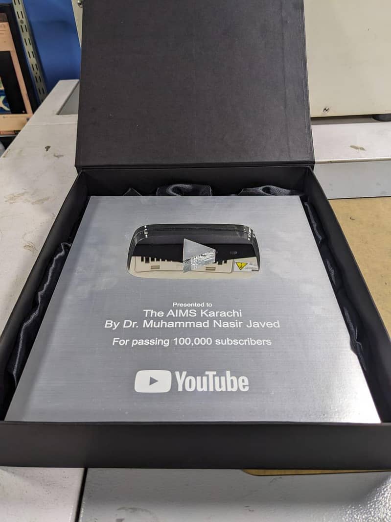 YouTube play button 1