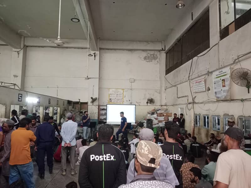 Projector Screen speaker Available on Rent 12