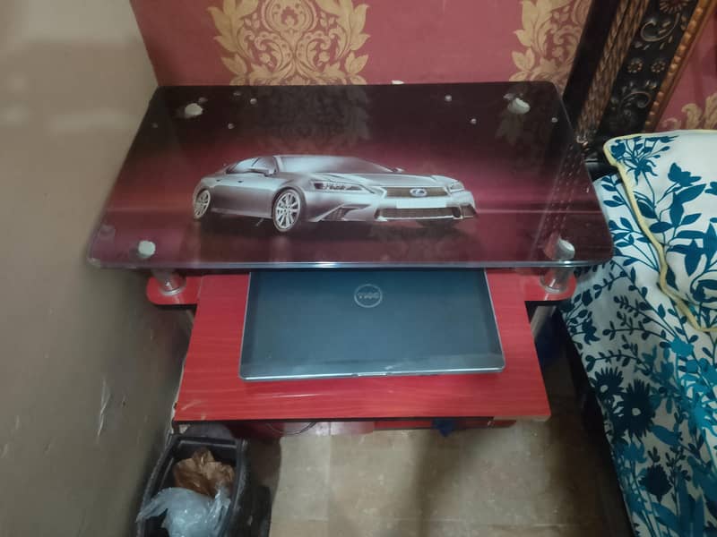 computer table compatible to work. 2