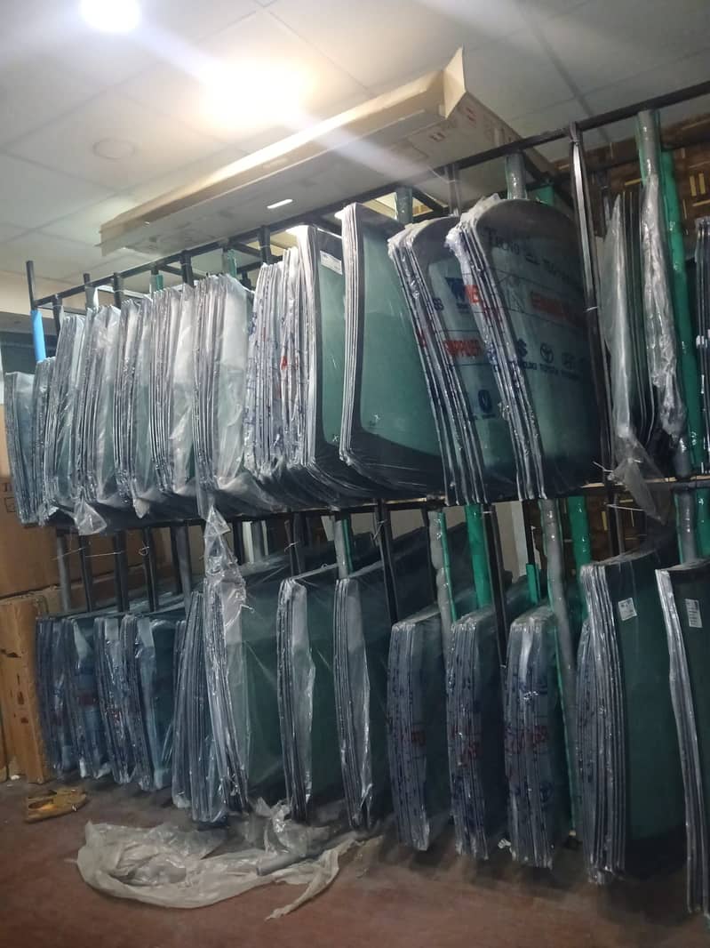 car Windshield , Windscreen front back screen ,auto glass,prado,BMW,M 6