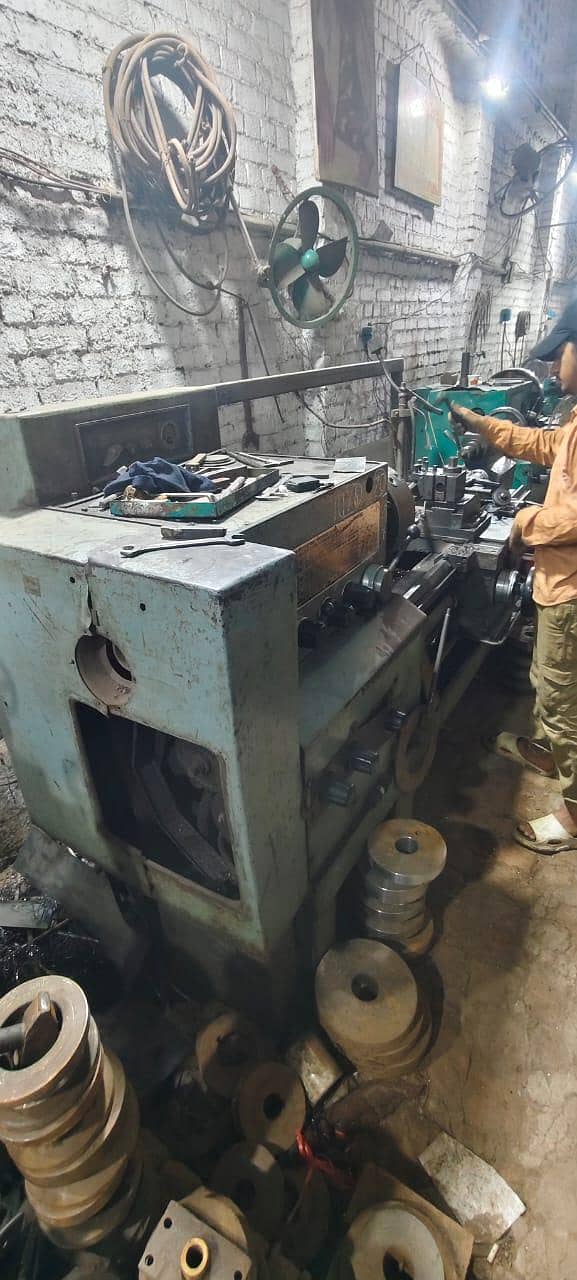 Imported Lathe Machine 0