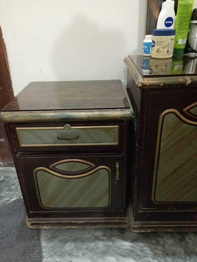 Bed set dressing table 0