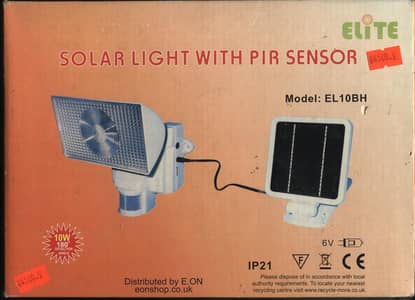 motation dector light with solar pannel