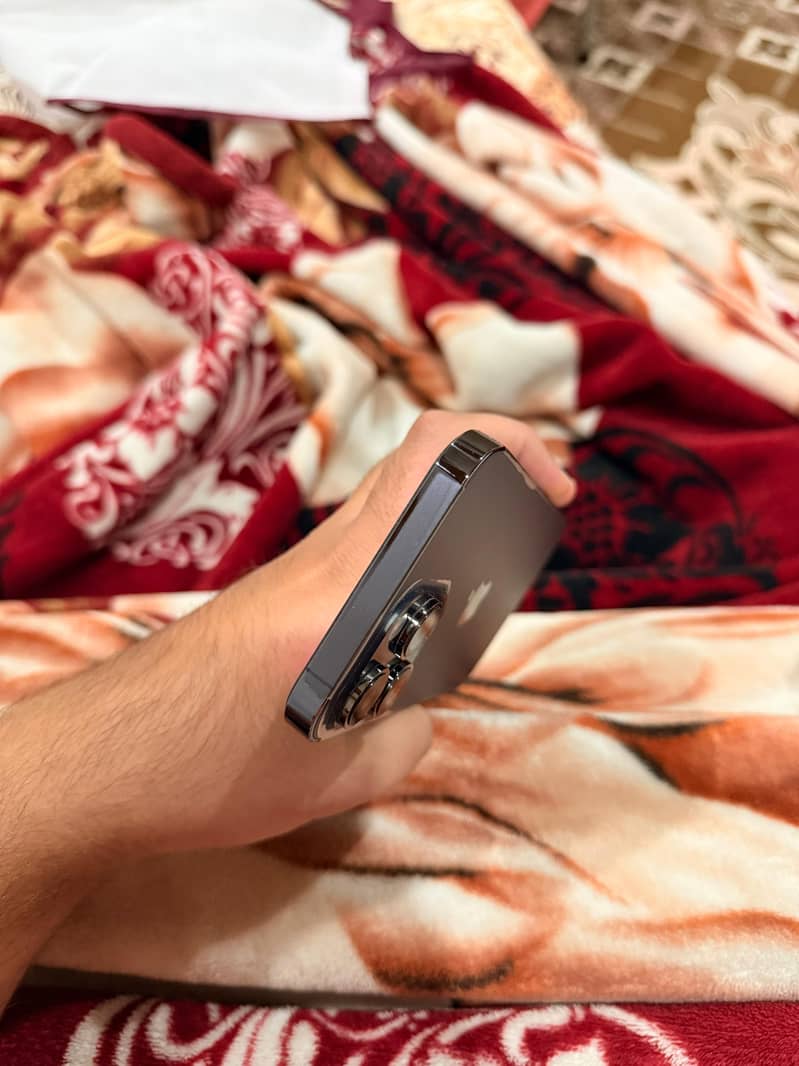 Iphone 14 pro max 4