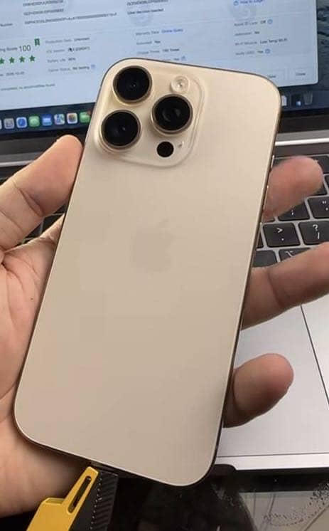 iPhone 16 Pro Desert 0