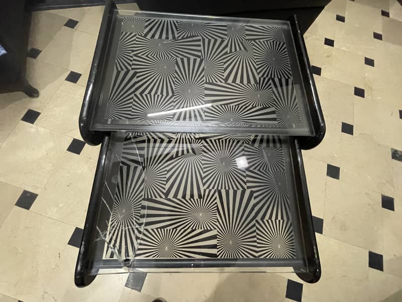 Mirror table of casual used 0