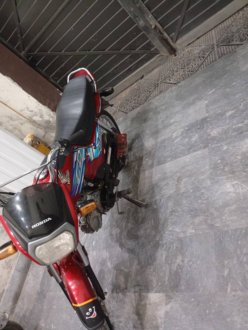 03081718000 arjnt sale krni Hy letar open Hy  Jo ly ga us k name py 3