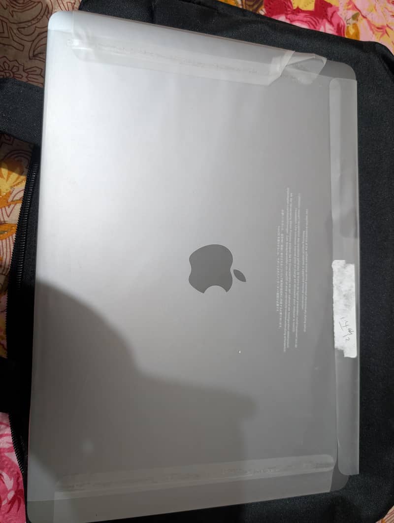 MacBook Pro 0