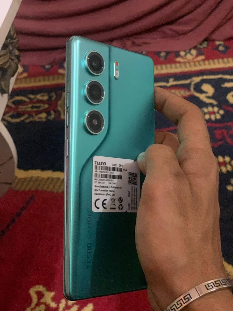 Tecno Camon 40 8