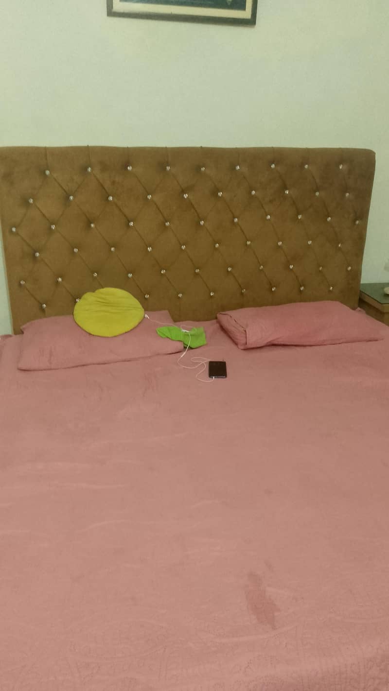Double bed 0