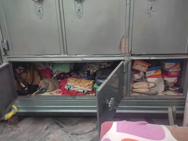 DOUBLE BED WITH SIDE TABLE,SHOW CASE, DRESSING TABLE, STEEL ALMIRAH 16