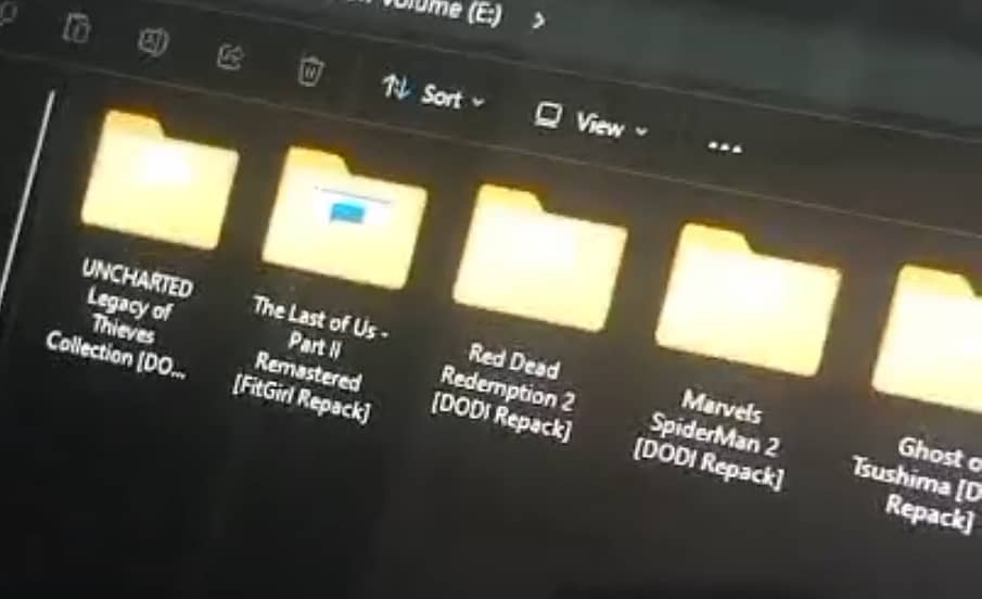 320gb External Hard Drive with Sata To USB 3.0 Cable and 5 Games Setup 1