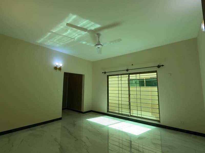 Ideal House In Karachi Available For Rs. 57,800,000/- 1