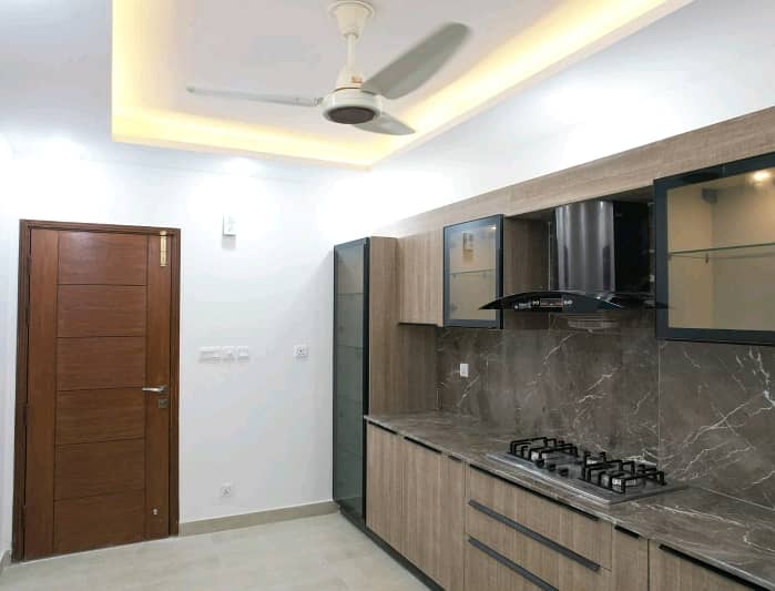 Get In Touch Now To Buy A 266 Square Yards House In Askari 6 Karachi 8