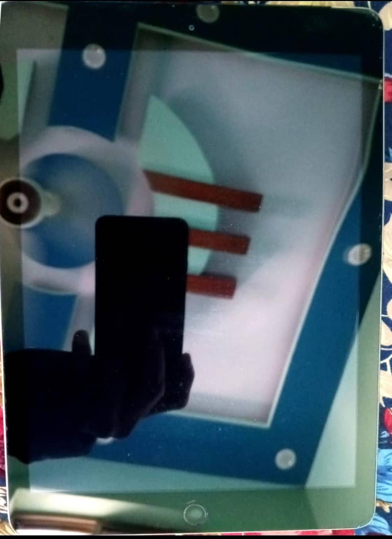 IPAD 5TH GENERATION 0