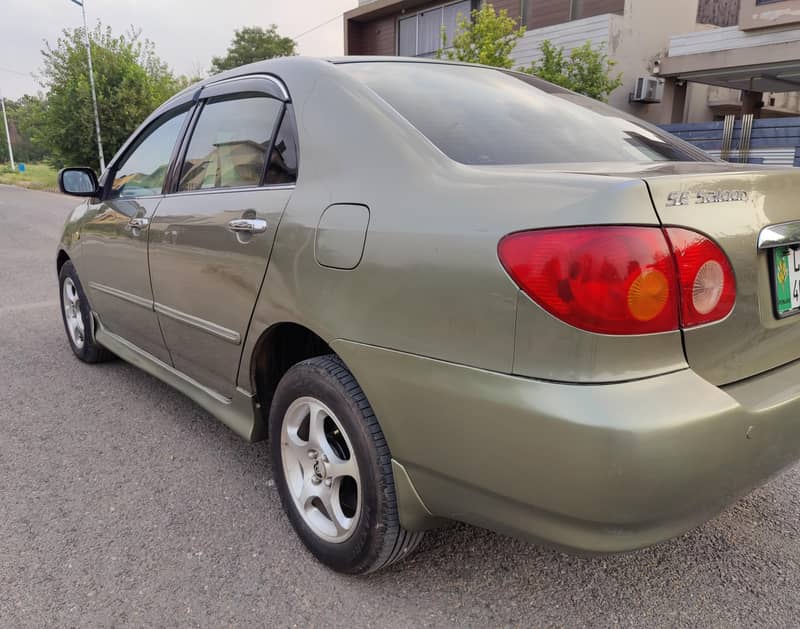 SE saloon automatic 2002 7