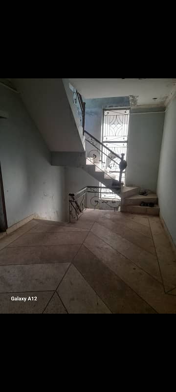 11 marla commerical building for rent with basment 10