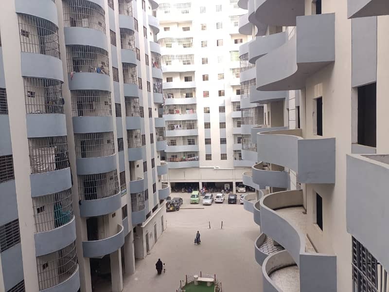 Flat Is Available For sale In Daniyal Residency 1