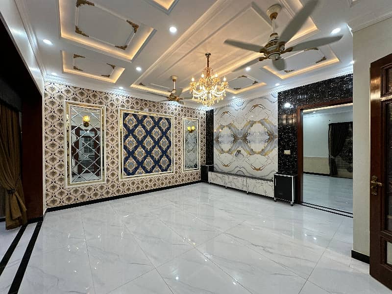 A Palatial Residence For On Excellent Location sale In Bismillah Housing Scheme - Abu Bakar Block Lahore 4
