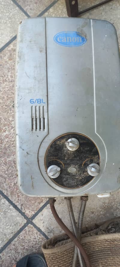 gas gyzer in excellent condition