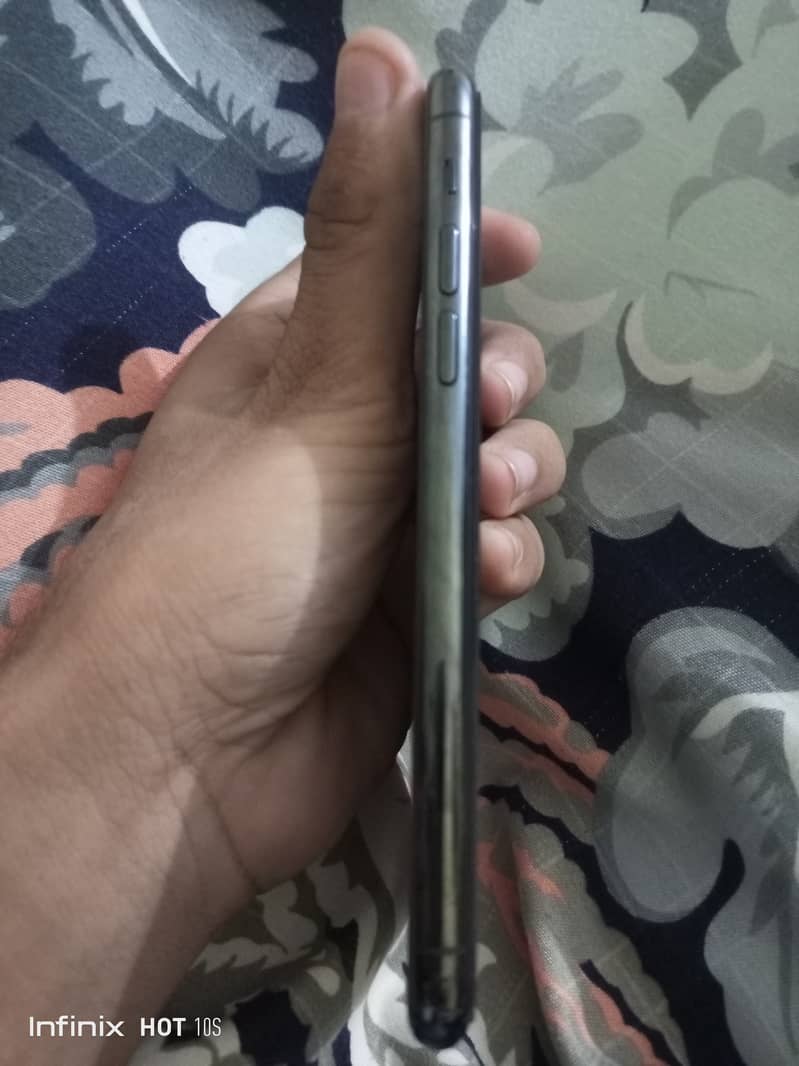 IPhone 11 pro Sim working 3