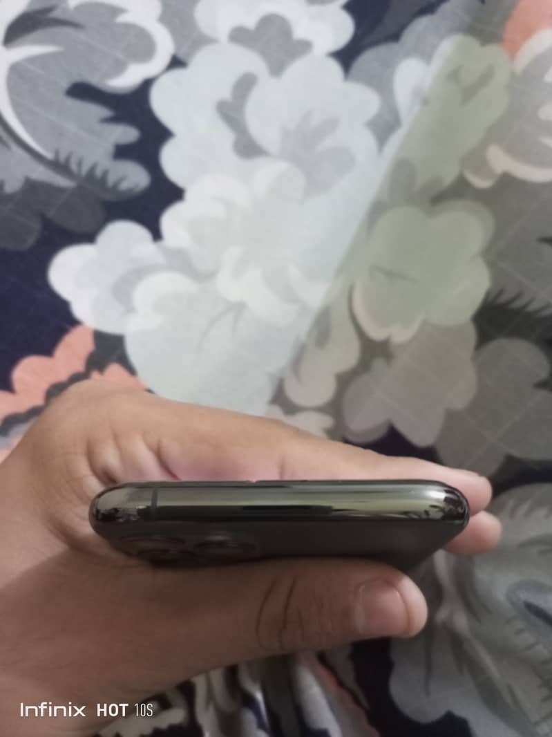 IPhone 11 pro Sim working 5