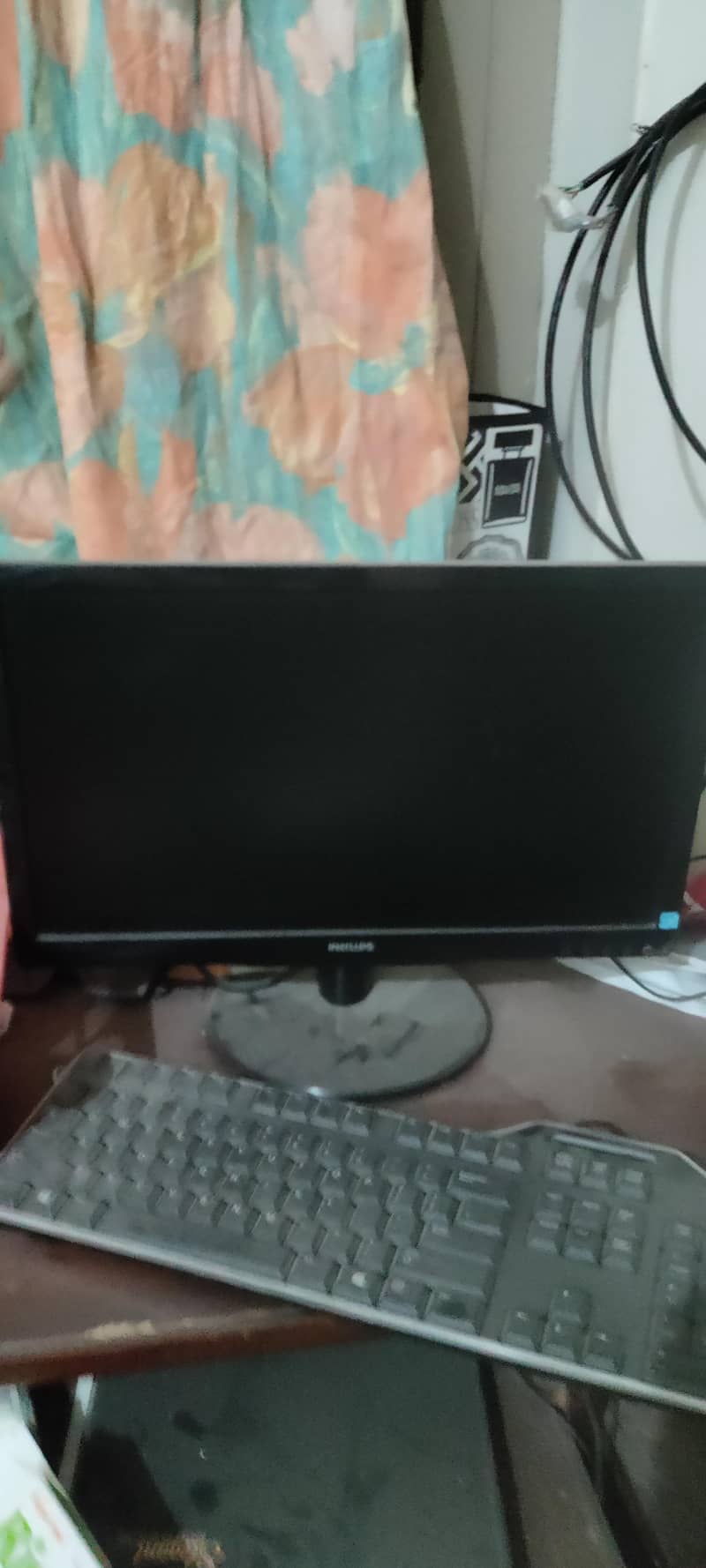 Dell optiplex 7010 CPU tower with philips led screen also wire etc 2